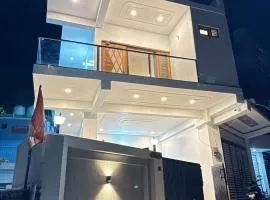 Singh Kainchi Dham Villa