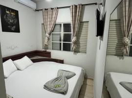 Hotel Colonial，位于雅库廷加的酒店