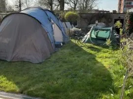 Groene tent voor 2 personen, 1 km van tomorrowland