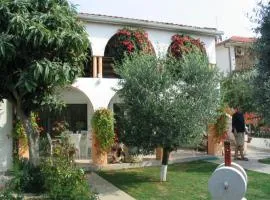 Apartment Dady with a large covered terrace