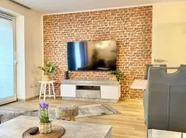 Gemütliche Ferienwohnung Oldenburg City mit Terrasse und Wohnzimmer im Erdgeschoss N28L