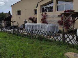 Gite Les Claouzals，位于Camon的酒店