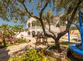 Holiday Home Ariana with private pool - by TA Leut Agency