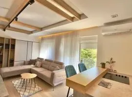Bright Apartment with Balcony near Bus and Train