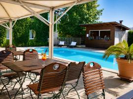 Logis Hôtel Les Colonnes Strasbourg Zenith，位于斯特拉斯堡的酒店