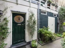 Spacious double room in homestay historic Gouda