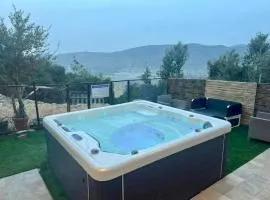 michal Cozy Garden Unit & Jacuzzi