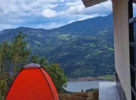 Twin House, casas campestres con vista al embalse