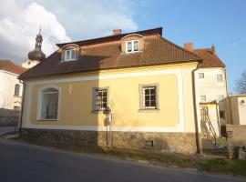 Guest House U Zlatého Jelena，位于Žinkovy的酒店
