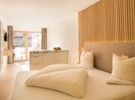 施瓦泽威德酒店，位于西兰德罗的酒店