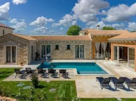 Villa Stonica - Rustic Istrian Pool Retreat