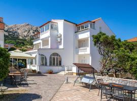 Bed & Breakfast Haus Lucija，位于巴斯卡的酒店