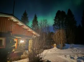 Cozy Creekside Cottage with Sauna, near Oulu