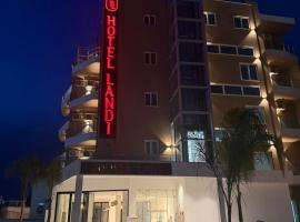 Hotel Landi，位于卡萨米尔的酒店