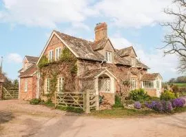 Tuxwell Lodge