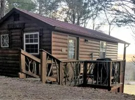 Furry Friends and Fields: Pet-Friendly Cabin with Unique Views in Sparta, TN