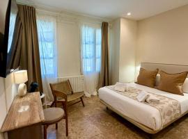 VTZ The Orus Factory Hotel - Parking Muy Económico，位于萨拉戈萨的酒店