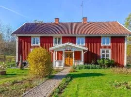 4 Bedroom Stunning Home In Lammhult