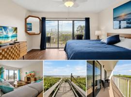 Stunning Beachfront Apartment Near Cocoa Beach Pier，位于可可比奇的酒店