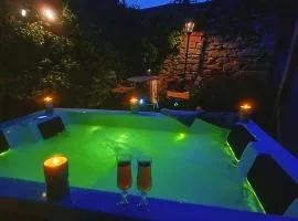 Séjour bien être avec spa privatif dans un presbytère de charme près de la Cité de Carcassonne et du Canal du Midi