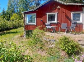 1 Bedroom Awesome Home In Eskilstuna，位于埃斯基尔斯蒂纳的酒店