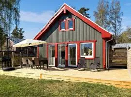 Gorgeous Home In Löttorp With Wifi
