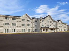 Travelodge Suites by Wyndham Regina - Eastgate Bay，位于里贾纳的酒店