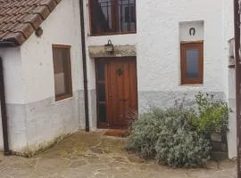 Casa Batán Larres Cozy Shelter in the Pyrenees