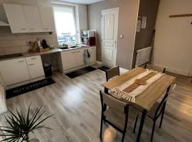 appartement au 1 étage côté rue