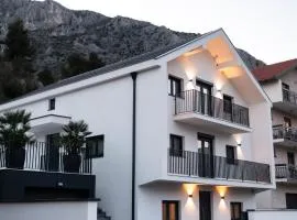 Modern Villa Mia Mostar near Old Bridge & Pool