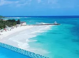 4BR Beachfront Villa w/ Private Pool and Cook-JSCV