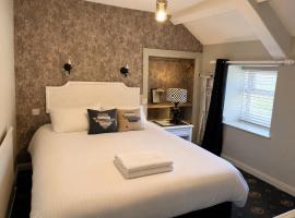 Holland Hotel，位于Llanfachraeth的酒店