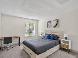 Comfortable 1-bedroom with cozy living