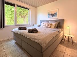 Charming Family-Friendly Villa near Lalandia, Puttgarden，位于勒兹比的酒店