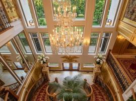 Empress Hotel & Stays，位于萨里的酒店