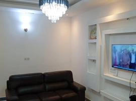 Sky Blue Guest House - Buea，位于Buea的酒店