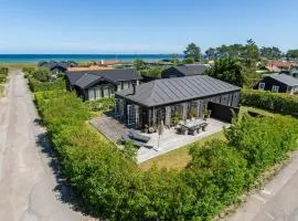 Bright House By The Beach With Sea View In Nyborg