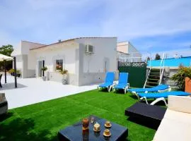 Bonita casa con piscina cerca de playa