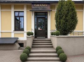 GRAND Restaurant&Hotel，位于陶格夫匹尔斯的酒店