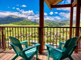 1 Bedroom Suit at Trailhead - Top Floor - Mountain Views，位于克雷斯特德比特的酒店