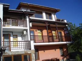 Family Hotel Saint George，位于卡瓦尔纳的酒店