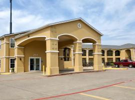 Scottish Inns & Suites Forney，位于Forney的酒店
