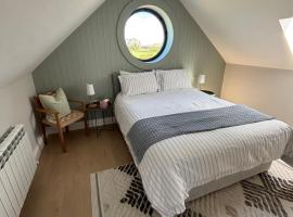 Beyren House Guest Suite，位于Emo的酒店