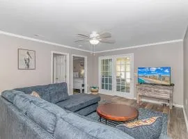 Stunning 2BR Ground Level Condo for 8! Savannah Shores 3