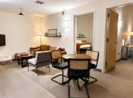 Cream City Industrial Loft Near Fiserv with Parking - Suite 3 - Sleeps 8