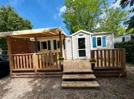 Mobil-home cosy avec terrasse au calme sans vis à vis- idéal famille ou couple -Camping domaines des iscles