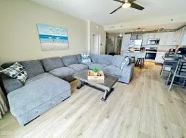 Laketown Wharf 1233 luxury condo