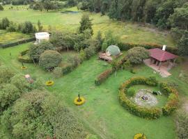 Glamping&BBQ San José - Susa Cundinamarca，位于Susa的酒店