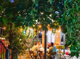Cat Tien Backpackers Hostel，位于吉仙的酒店