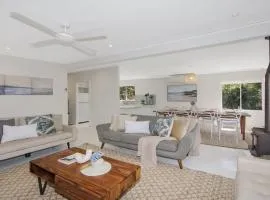 Pool, Pet - Friendly, Fireplace, Walk To Beach